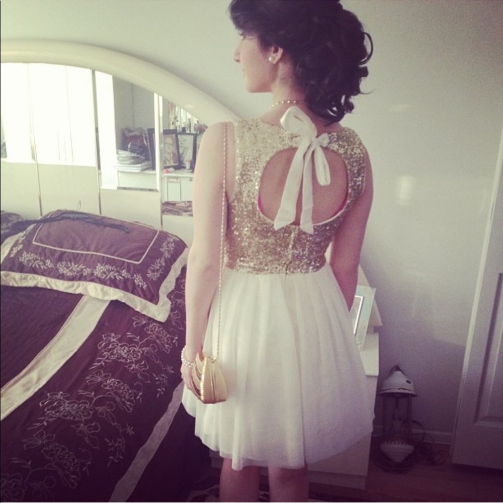 Good and white mini dress